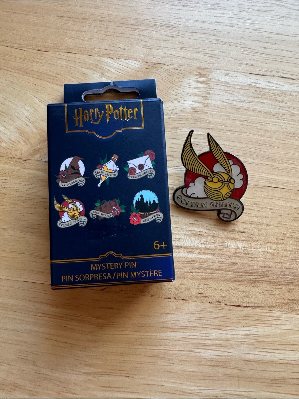 Harry Potter Golden Snitch Enamel Pin - Gold & Red